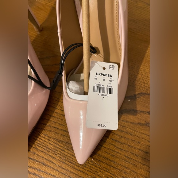 Express Heels - Picture 7 of 7